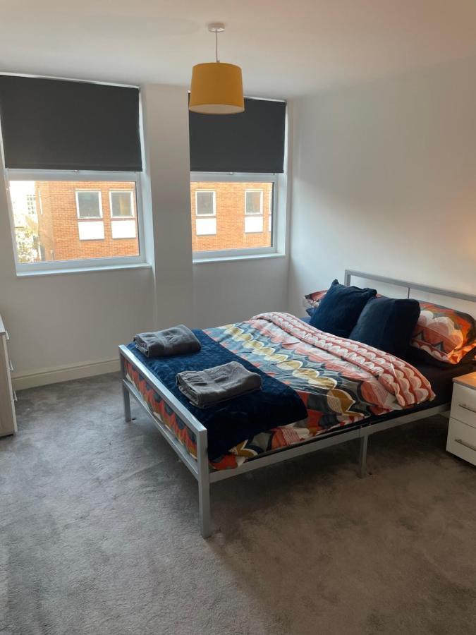#0202 One Bedroom Serviced Apartment-Free Parking Derby Eksteriør bilde